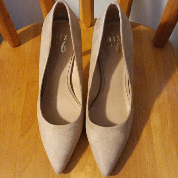 Mix No. 6 Shoes - New Mix No 6 Danyah Beige Faux Suede Pump 9.5